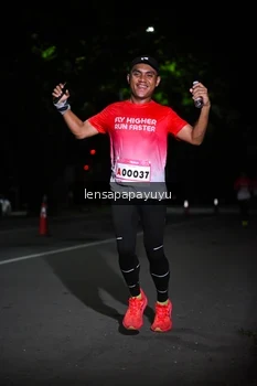 Runner Photo 1867376