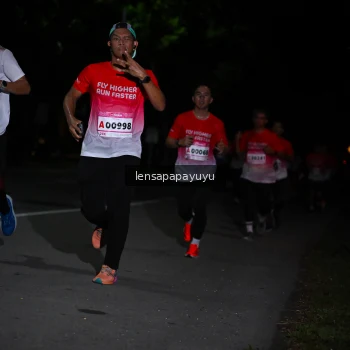 Runner Photo 1867652