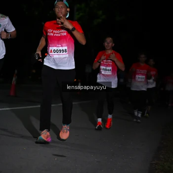 Runner Photo 1867658