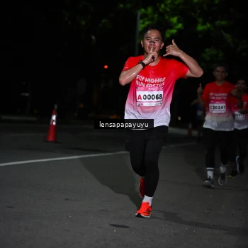 Runner Photo 1867680