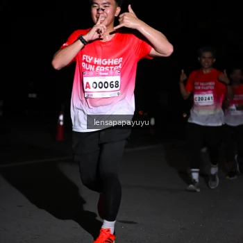 Runner Photo 1867688