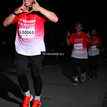 Runner Photo 1867690