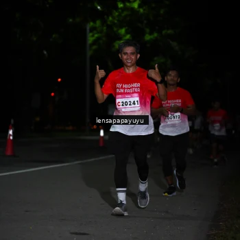 Runner Photo 1867699