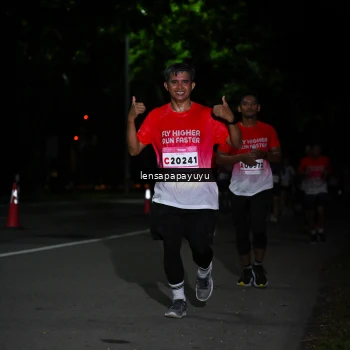 Runner Photo 1867701