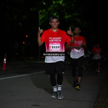 Runner Photo 1867704