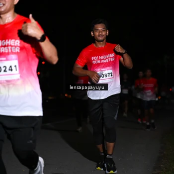 Runner Photo 1867729