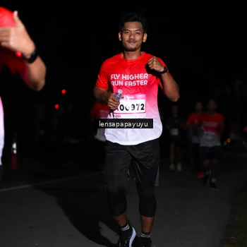 Runner Photo 1867738