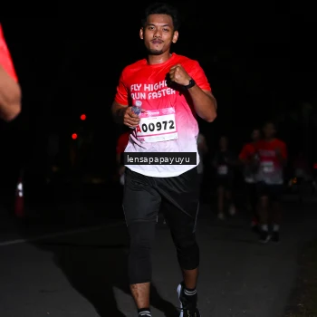 Runner Photo 1867740