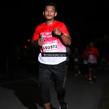 Runner Photo 1867743