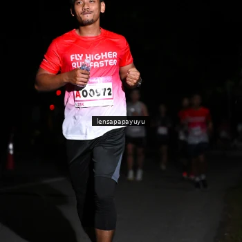 Runner Photo 1867751