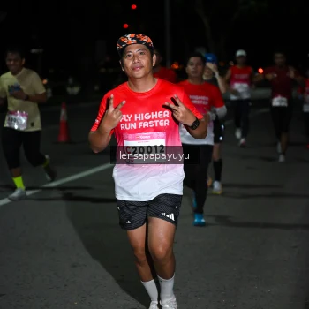 Runner Photo 1867943