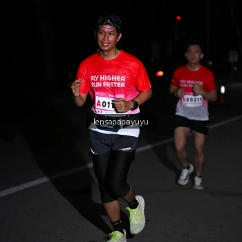Runner Photo 1868093