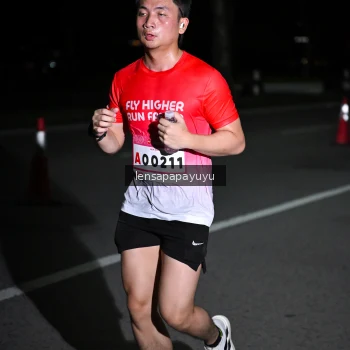 Runner Photo 1868108