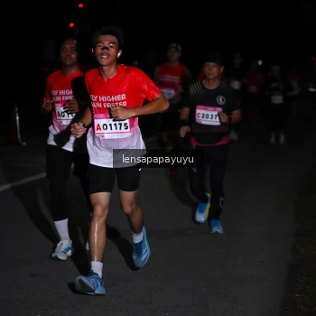 Runner Photo 1868146