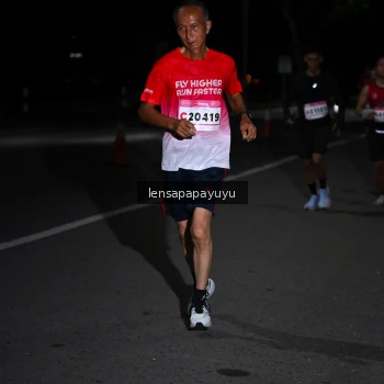 Runner Photo 1868216