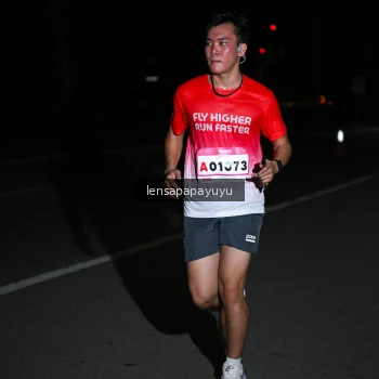 Runner Photo 1868640