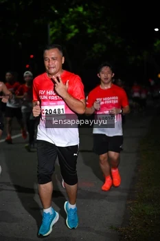 Runner Photo 1868695