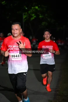 Runner Photo 1868707