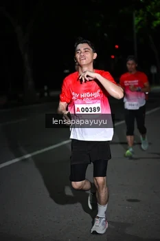 Runner Photo 1868750
