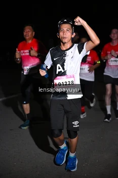 Runner Photo 1868760