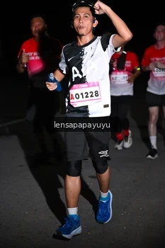 Runner Photo 1868762