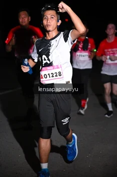 Runner Photo 1868763