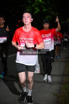 Runner Photo 1868795