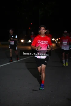 Runner Photo 1868890