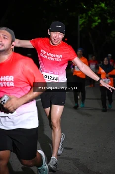 Runner Photo 1869156