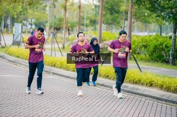 Runner Photo 1869475