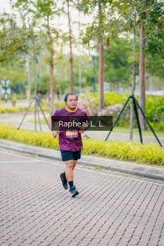 Runner Photo 1869533