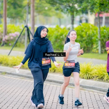 Runner Photo 1874355