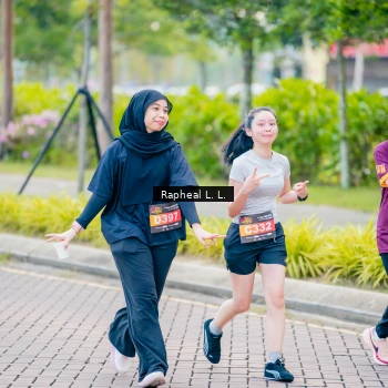 Runner Photo 1874372