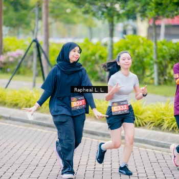Runner Photo 1874375