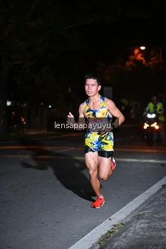 Runner Photo 1879856