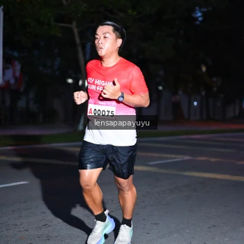 Runner Photo 1879878