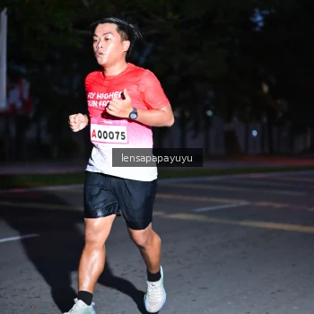 Runner Photo 1879884