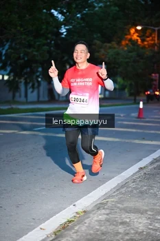 Runner Photo 1879885