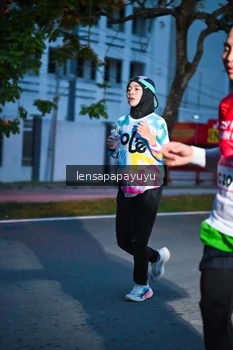 Runner Photo 1879893