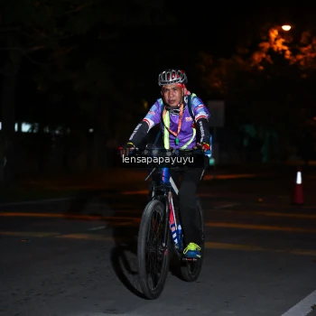 Runner Photo 1879903