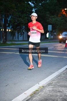 Runner Photo 1879915