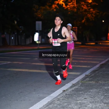 Runner Photo 1879917