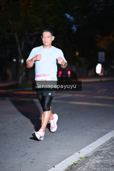 Runner Photo 1879923