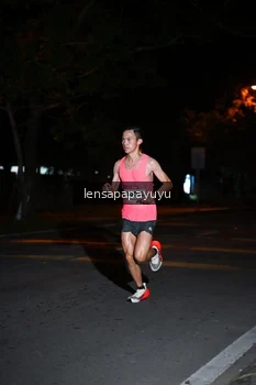 Runner Photo 1879960