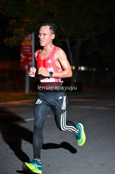 Runner Photo 1880180