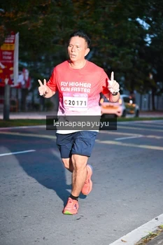 Runner Photo 1880210