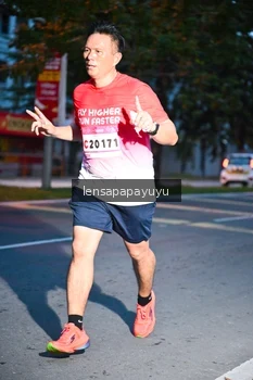 Runner Photo 1880229