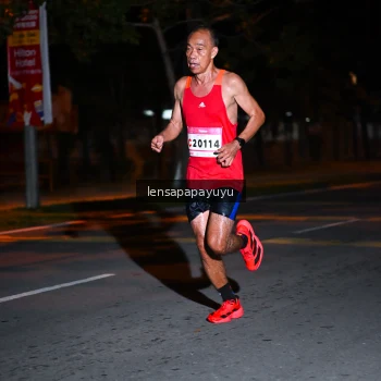 Runner Photo 1880376