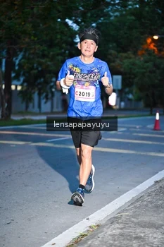 Runner Photo 1880639