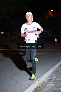 Runner Photo 1880713
